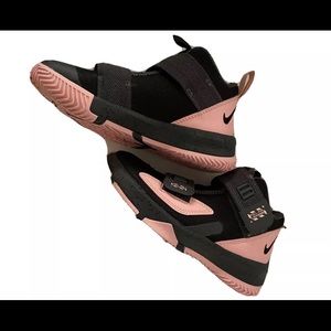 Nike Lebron Soldier XIII Sneaker Girl’s